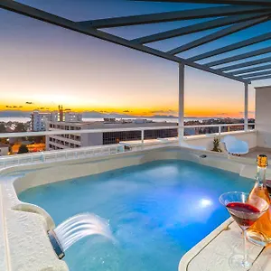 sunset-penthouse-apartment.hotelinzadar.com/