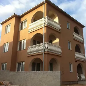 apartments-mara-novi-vinodolski.primorje-gorskikotar.com/