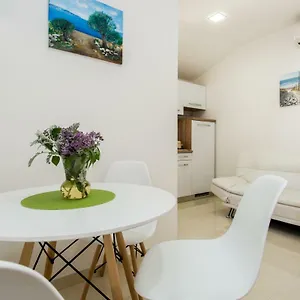 apartments-mira-baska-krk.primorje-gorskikotar.com/